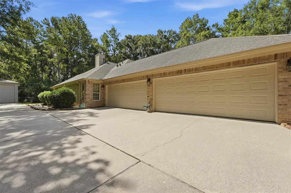 29910 Commons Superior Drive Huffman, TX 77336