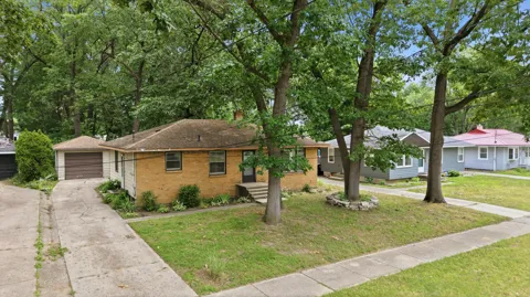 1711 Royal Oak Street SW