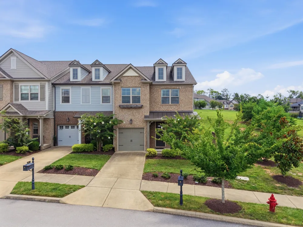 3008 Sassafras Ln Thompsons Station, TN 37179