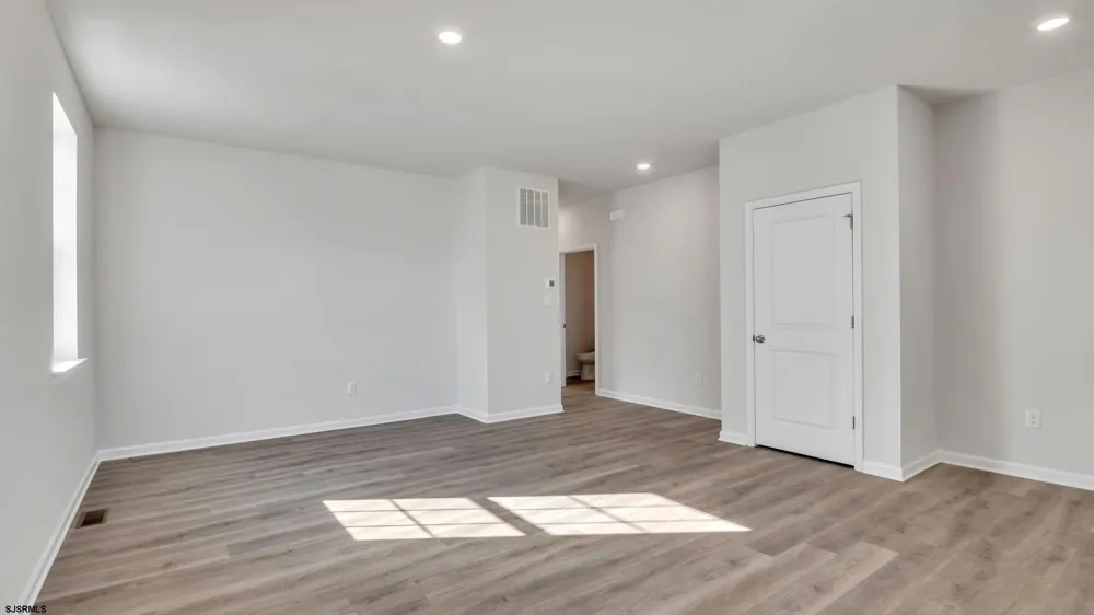 1011 New Road Linwood, NJ 08221