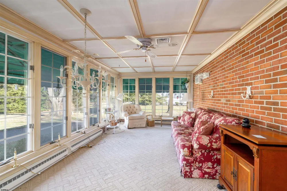 19 Middle Road Hammonton, NJ 08037