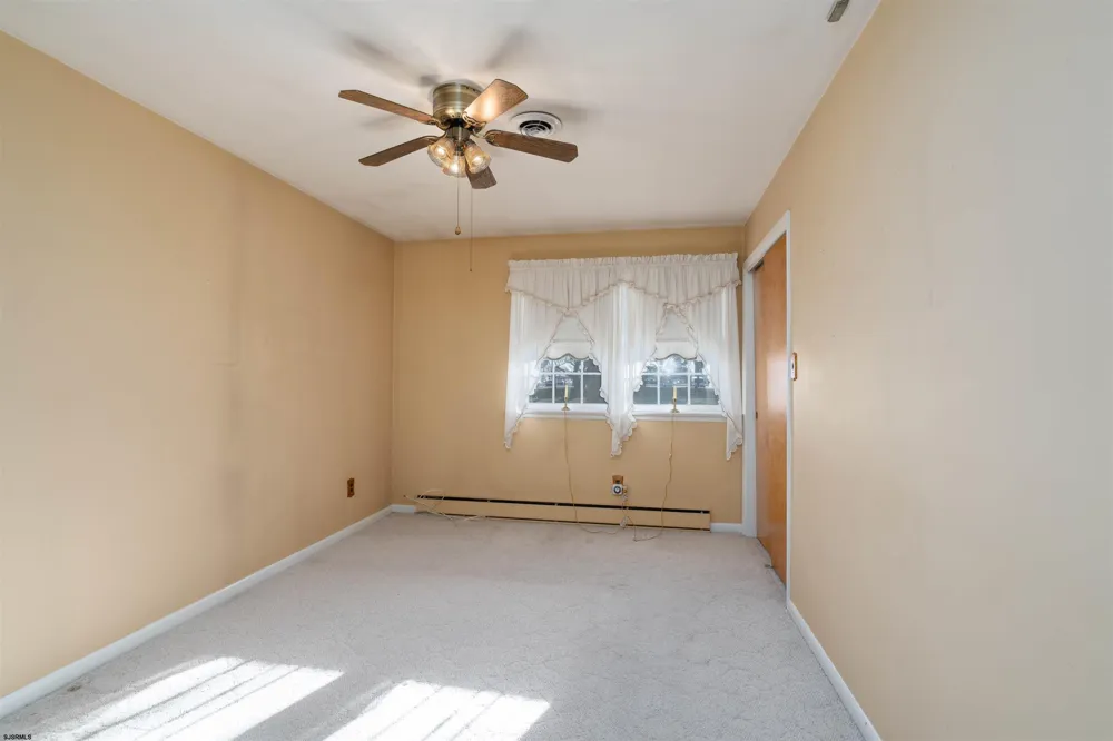 19 Middle Road Hammonton, NJ 08037