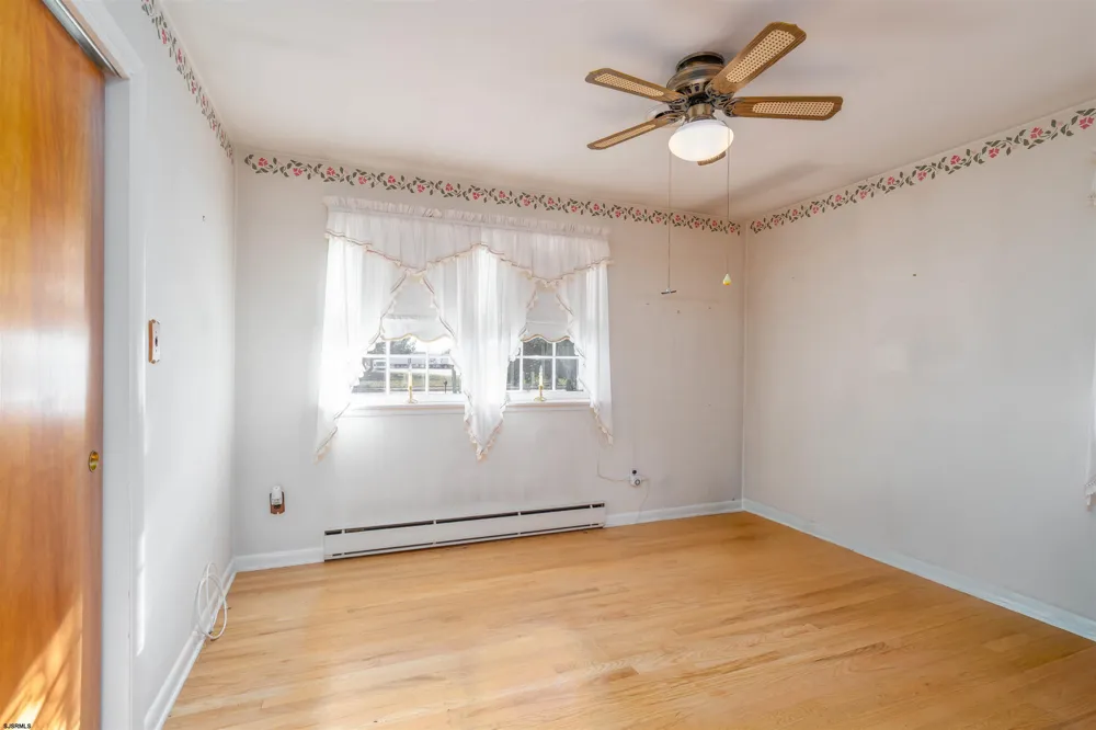 19 Middle Road Hammonton, NJ 08037