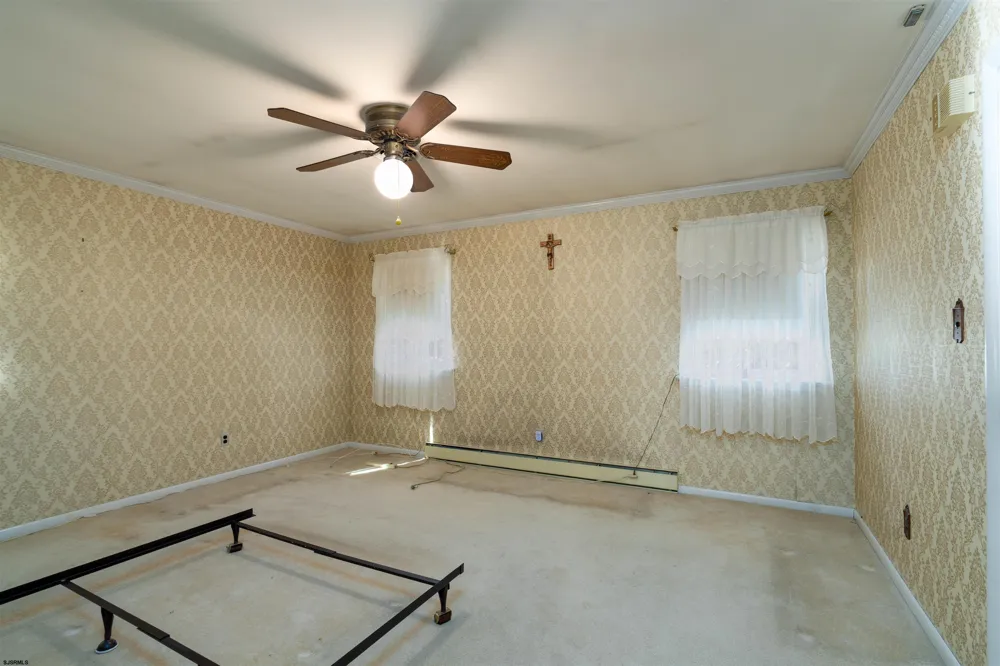 19 Middle Road Hammonton, NJ 08037