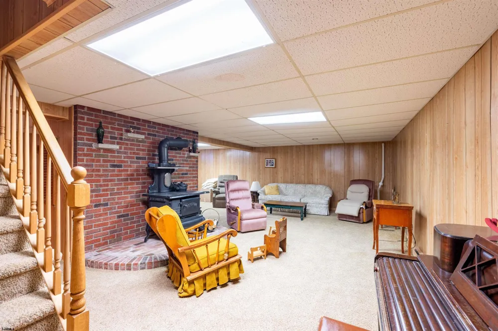 19 Middle Road Hammonton, NJ 08037