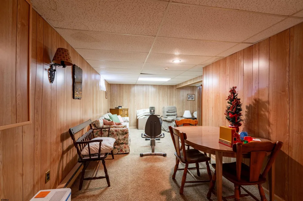 19 Middle Road Hammonton, NJ 08037