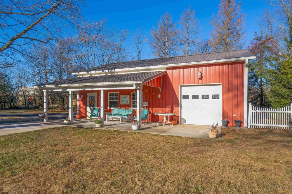 19 Middle Road Hammonton, NJ 08037