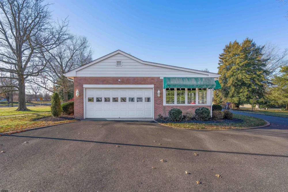 19 Middle Road Hammonton, NJ 08037