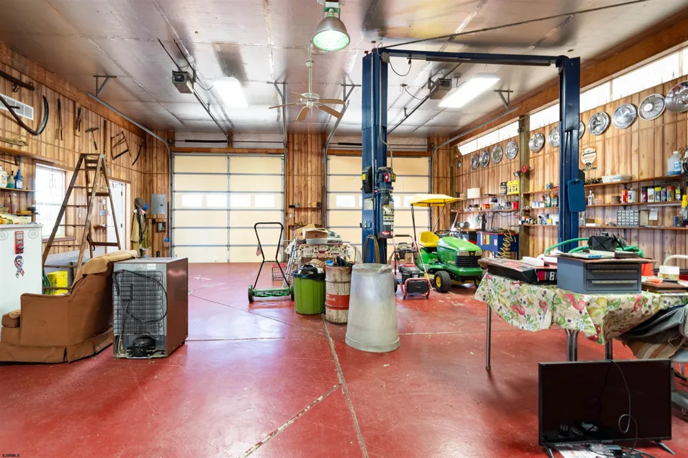 19 Middle Road Hammonton, NJ 08037