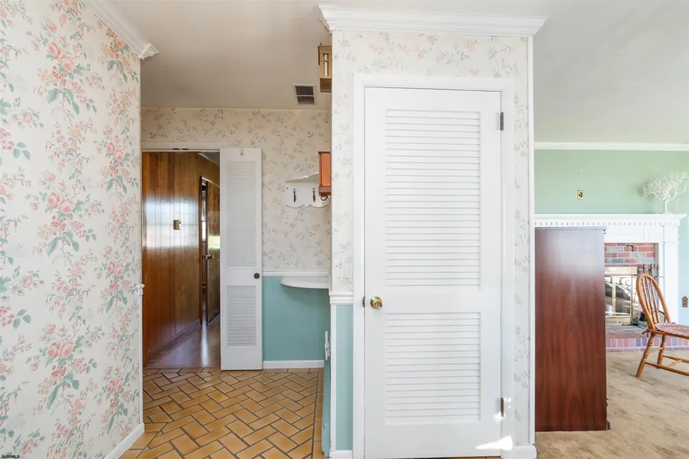 19 Middle Road Hammonton, NJ 08037