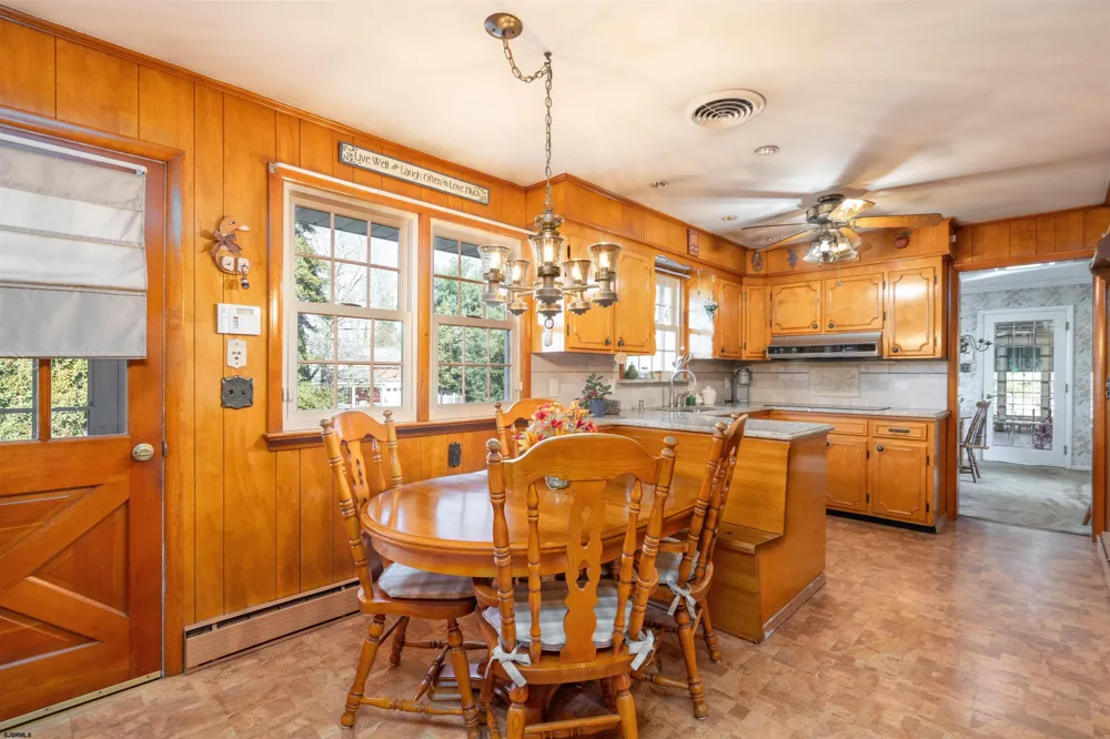 19 Middle Road Hammonton, NJ 08037