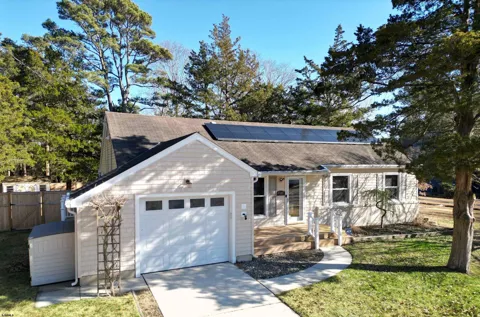 10 E Curran Dr