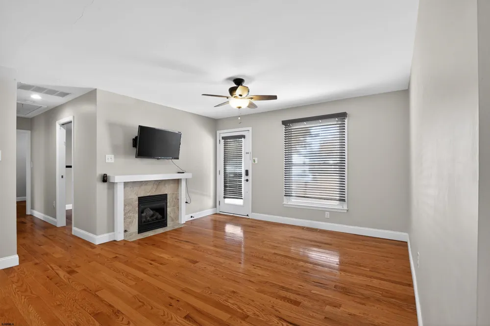 10 E Curran Dr Absecon, NJ 08201
