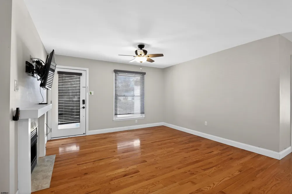 10 E Curran Dr Absecon, NJ 08201