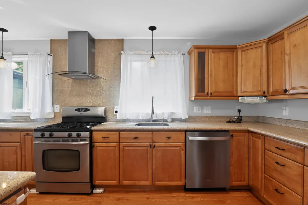 10 E Curran Dr Absecon, NJ 08201