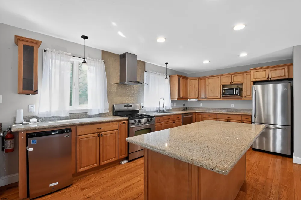 10 E Curran Dr Absecon, NJ 08201