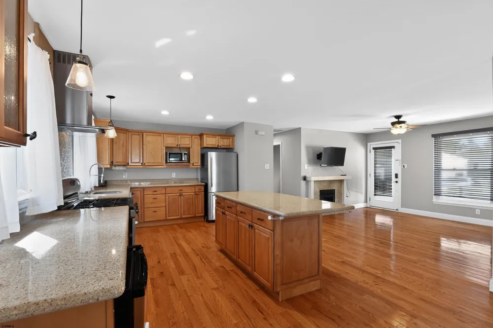 10 E Curran Dr Absecon, NJ 08201