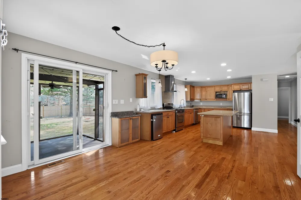 10 E Curran Dr Absecon, NJ 08201