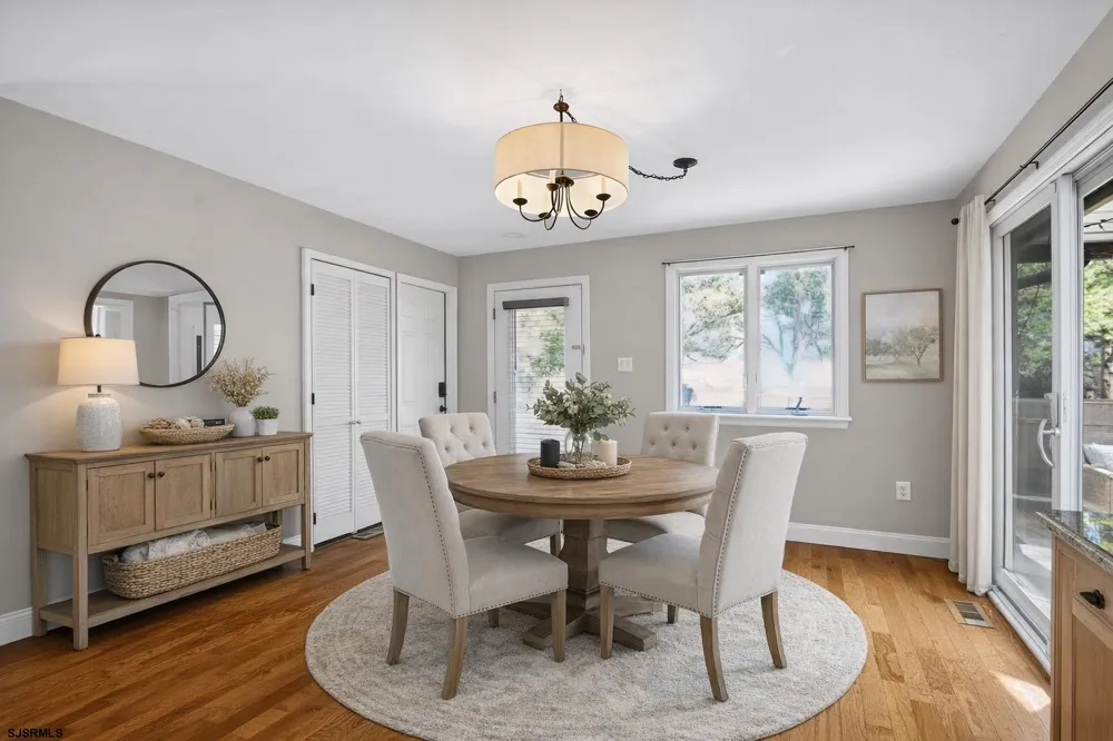 10 E Curran Dr Absecon, NJ 08201