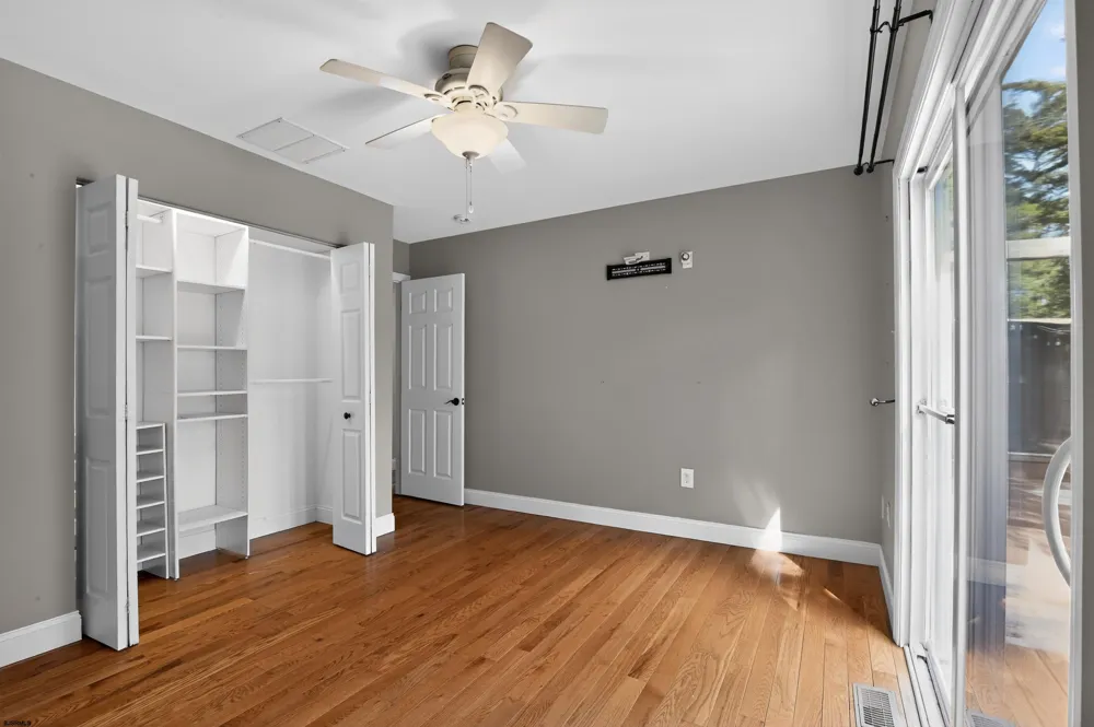 10 E Curran Dr Absecon, NJ 08201