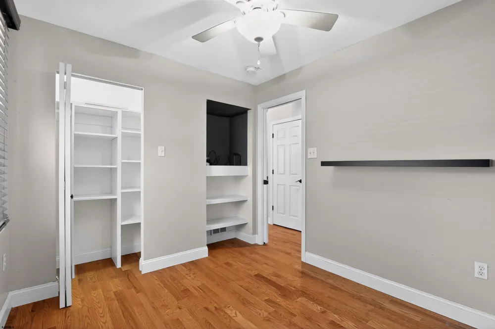 10 E Curran Dr Absecon, NJ 08201