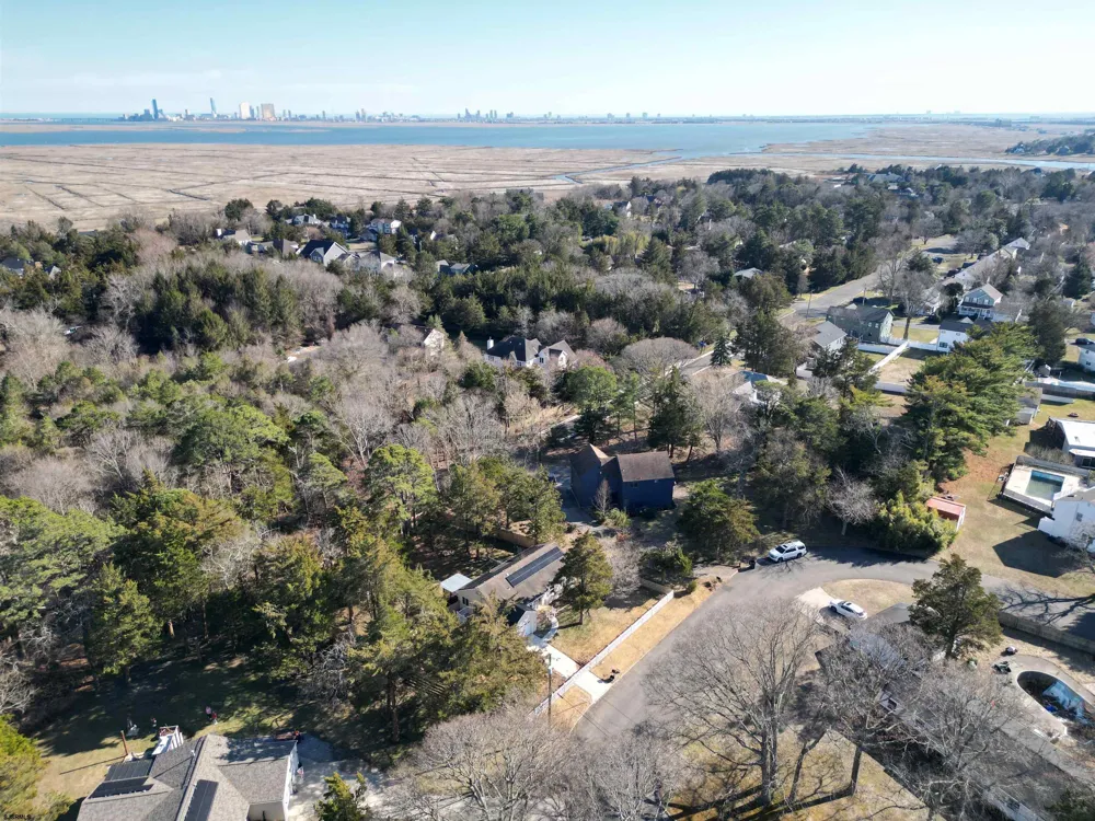 10 E Curran Dr Absecon, NJ 08201
