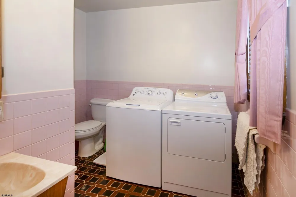 55 Taylor Ave Milmay, NJ 08340