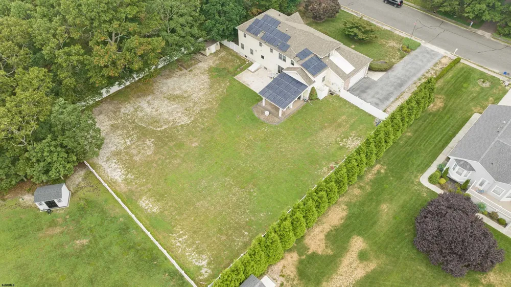 8 Clayton Dr Ocean View, NJ 08230
