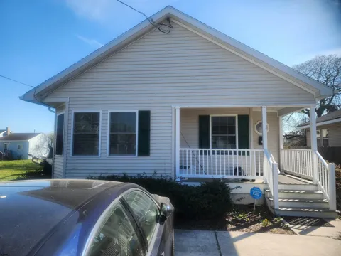 133 W Edgewater Ave