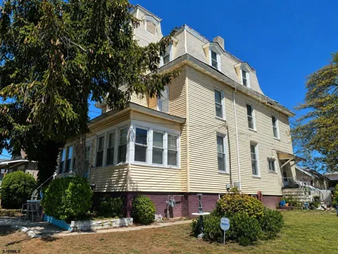22 E Decatur Ave