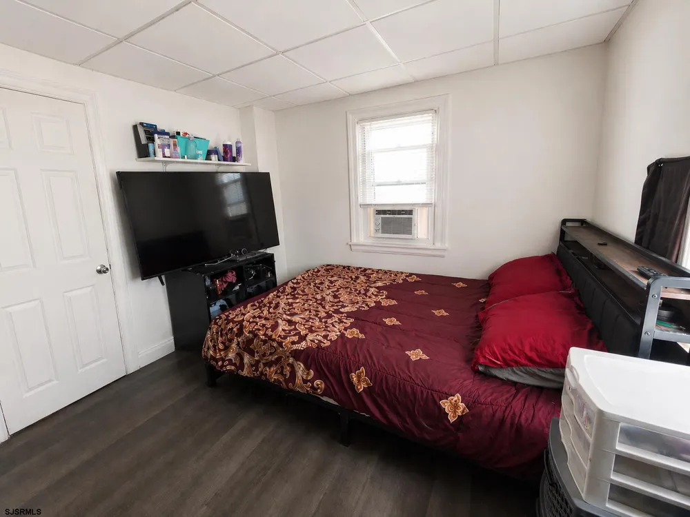22 E Decatur Ave Pleasantville, NJ 08232