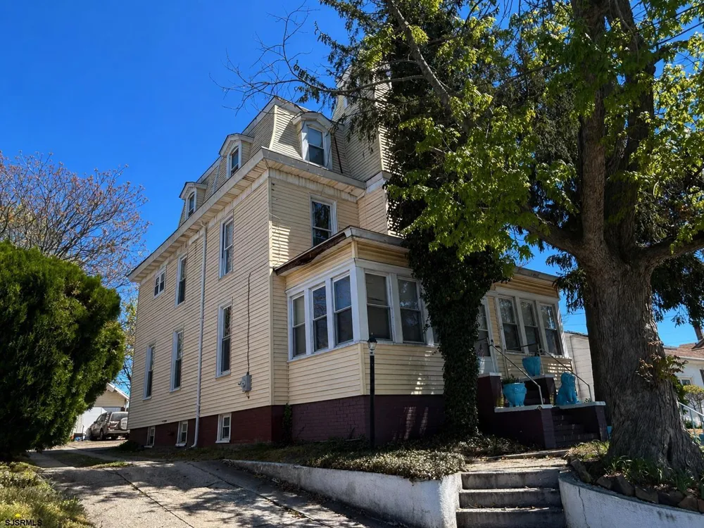 22 E Decatur Ave Pleasantville, NJ 08232