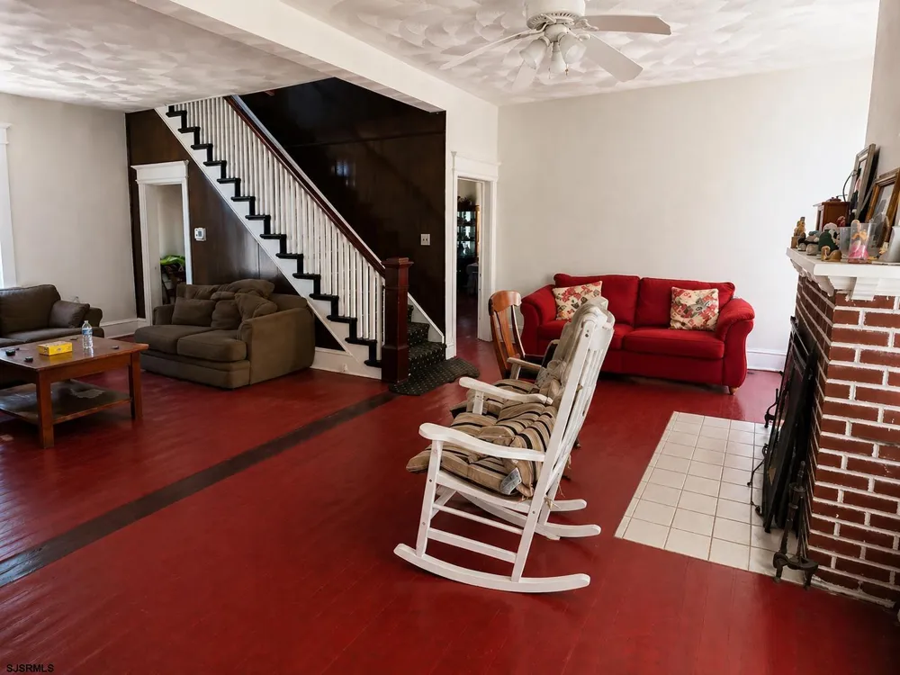 22 E Decatur Ave Pleasantville, NJ 08232