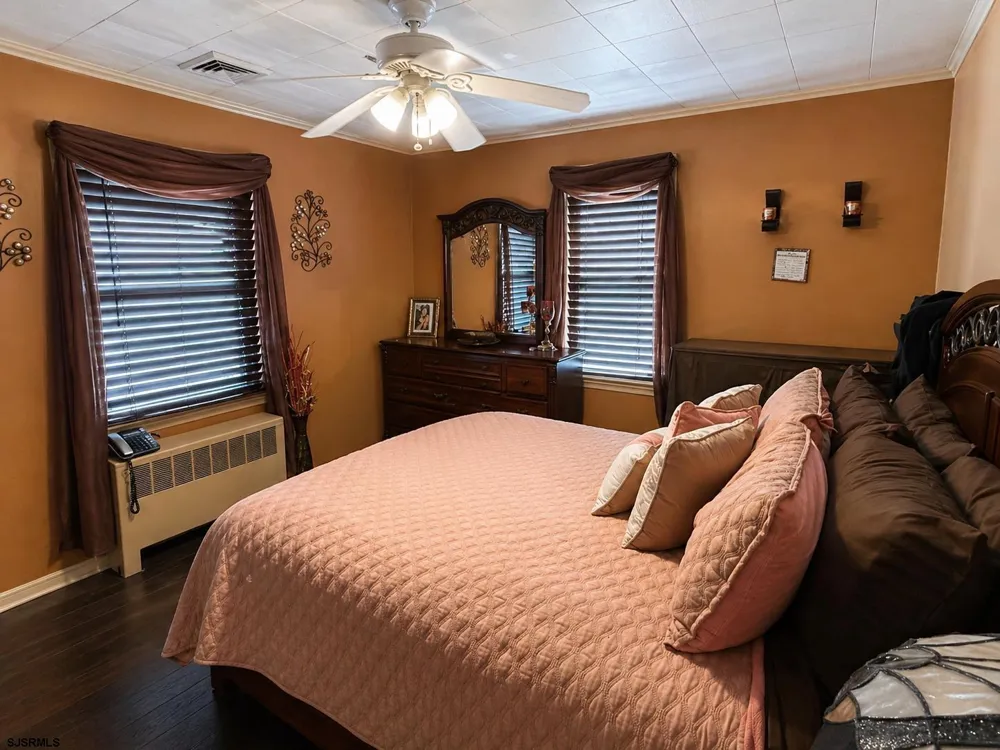 33 Chatham Ave Pleasantville, NJ 08232