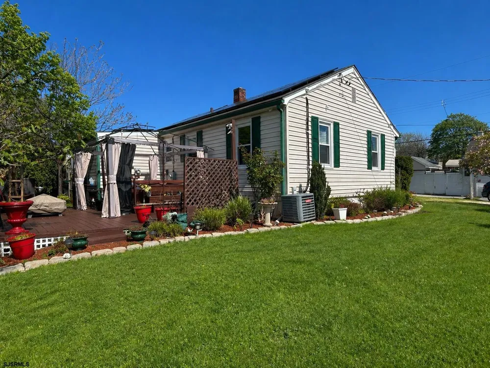 33 Chatham Ave Pleasantville, NJ 08232