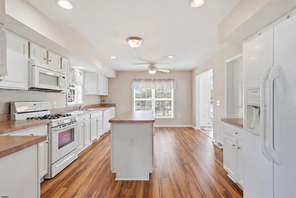 430 S Route US 9 Marmora, NJ 08223
