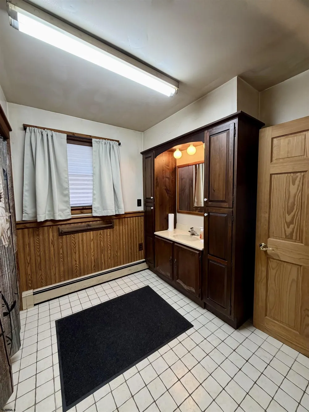 130 Crestview Ave Absecon, NJ 08201