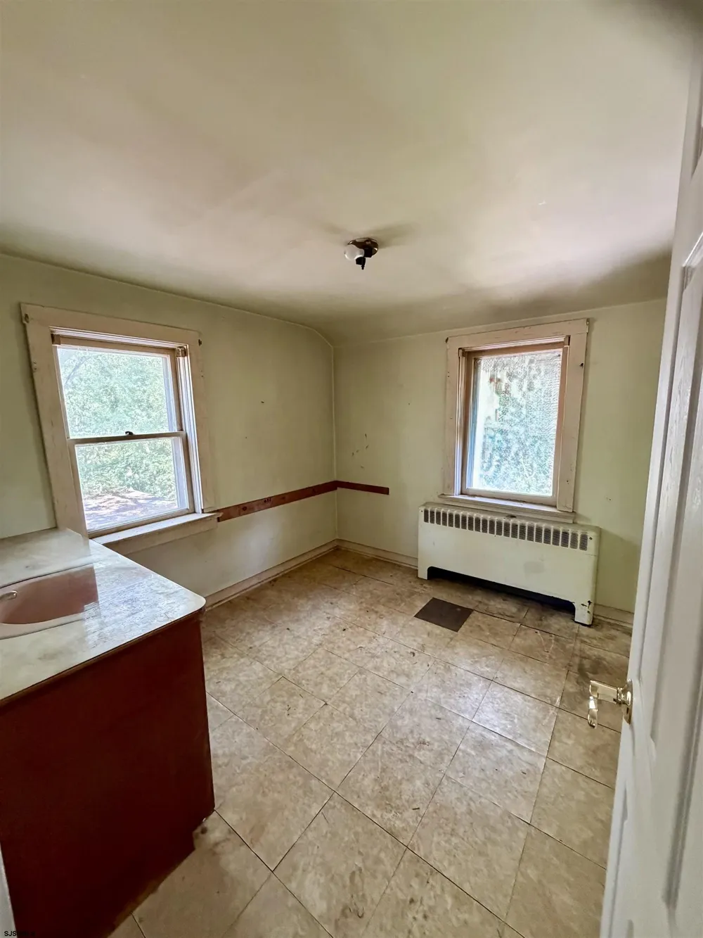 130 Crestview Ave Absecon, NJ 08201