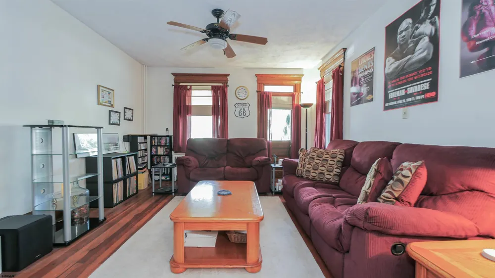 15 W Bolton Ave Absecon, NJ 08201