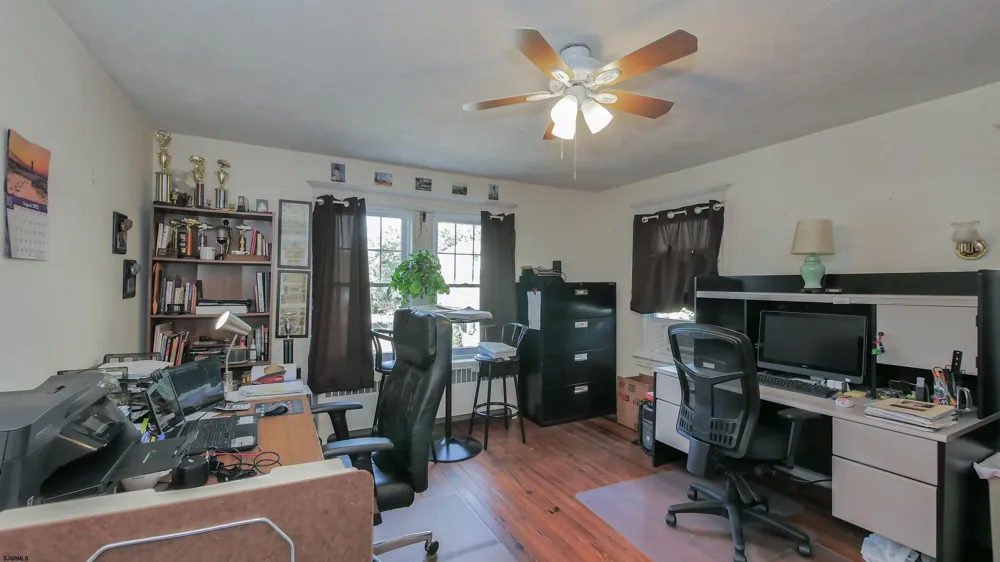 15 W Bolton Ave Absecon, NJ 08201
