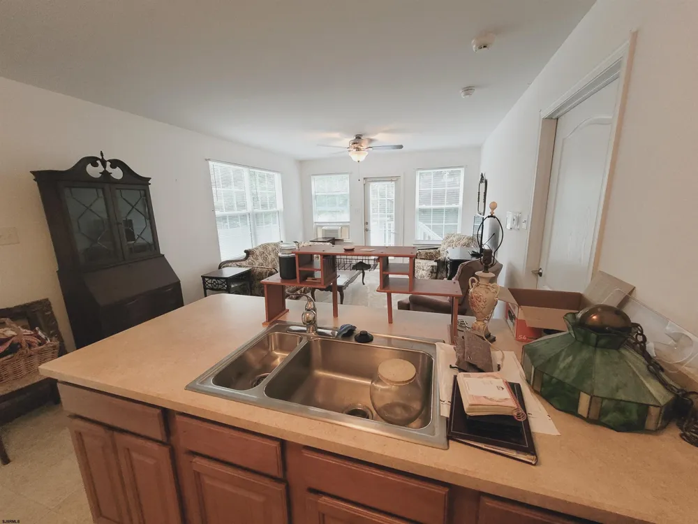 15 W Bolton Ave Absecon, NJ 08201