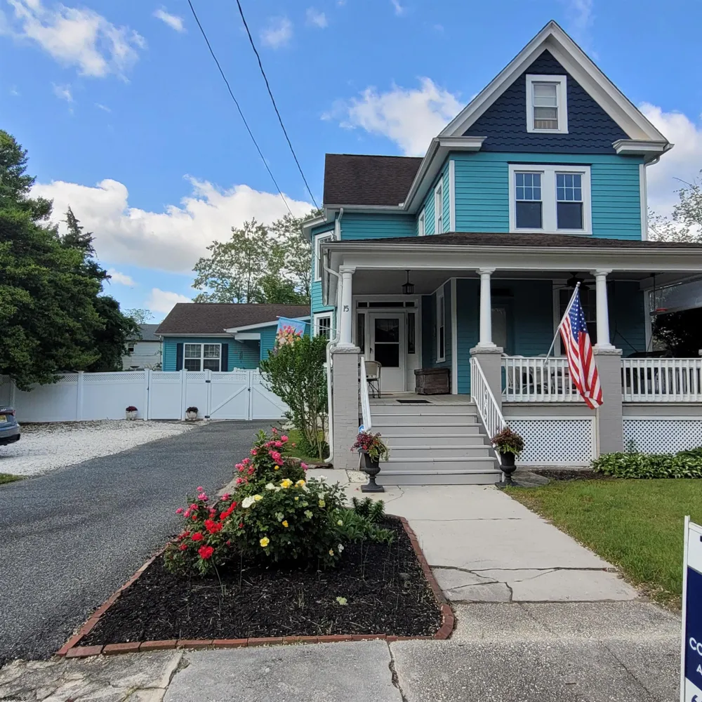 15 W Bolton Ave Absecon, NJ 08201