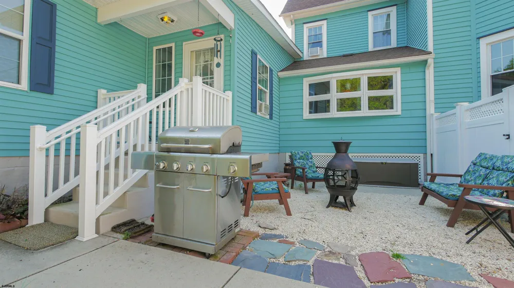 15 W Bolton Ave Absecon, NJ 08201