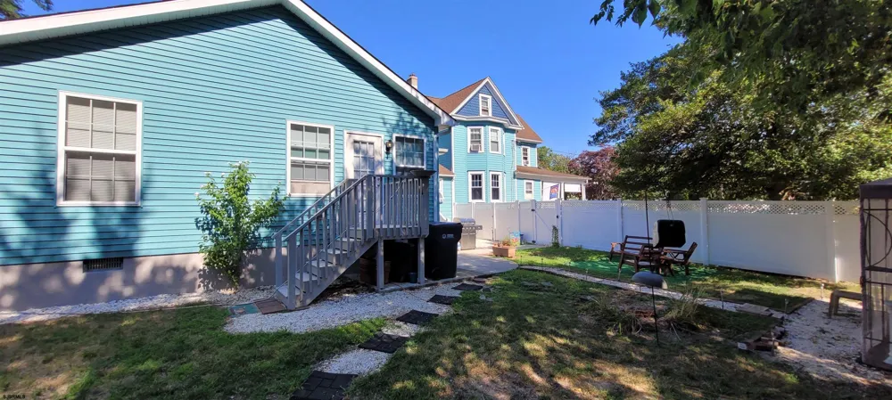 15 W Bolton Ave Absecon, NJ 08201