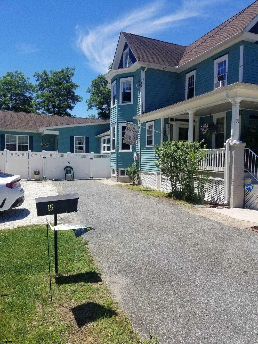 15 W Bolton Ave Absecon, NJ 08201