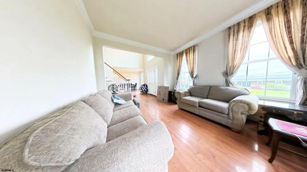 203 Cynwyd Dr Absecon, NJ 08201