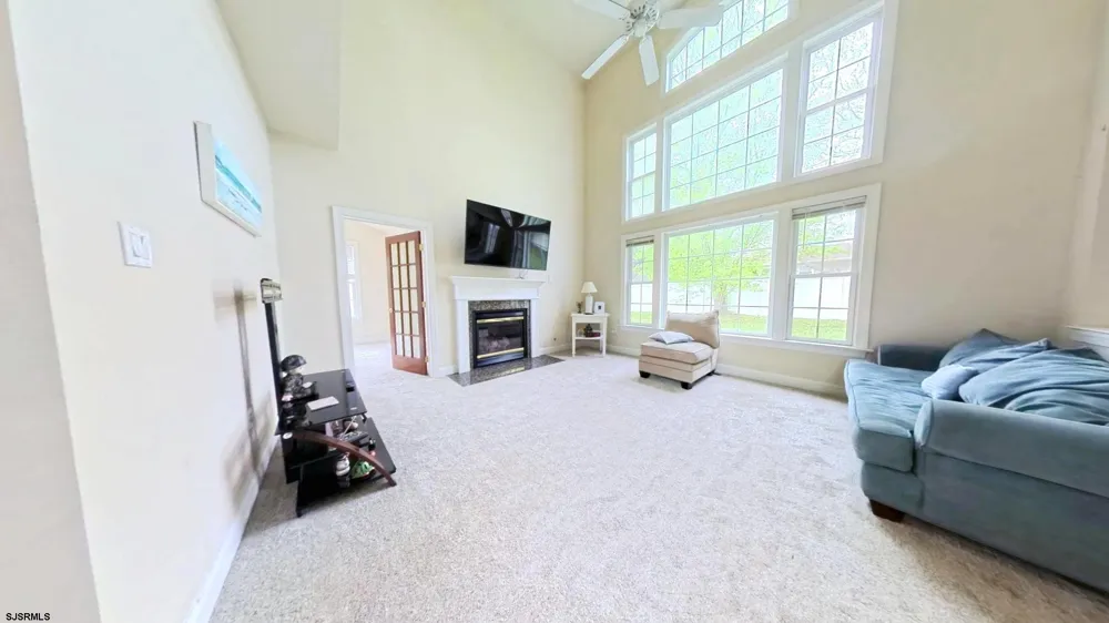 203 Cynwyd Dr Absecon, NJ 08201
