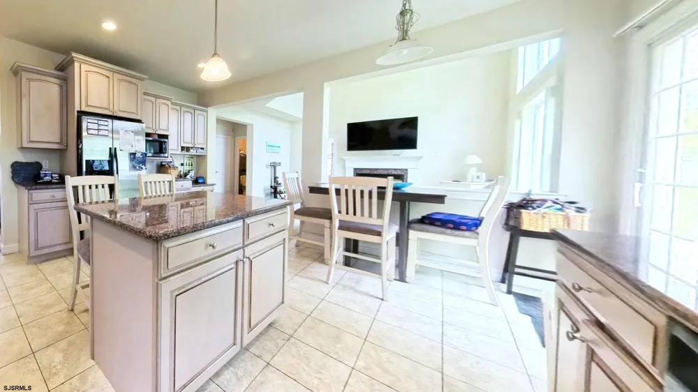 203 Cynwyd Dr Absecon, NJ 08201