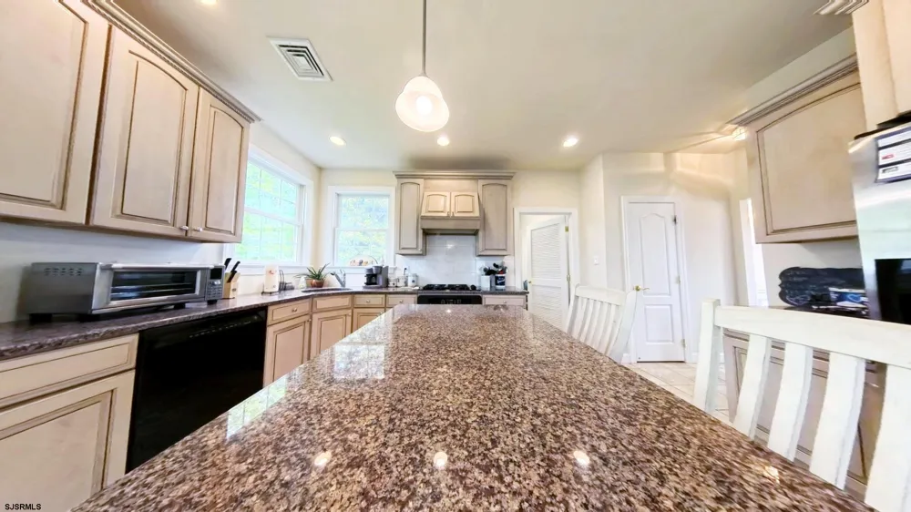 203 Cynwyd Dr Absecon, NJ 08201