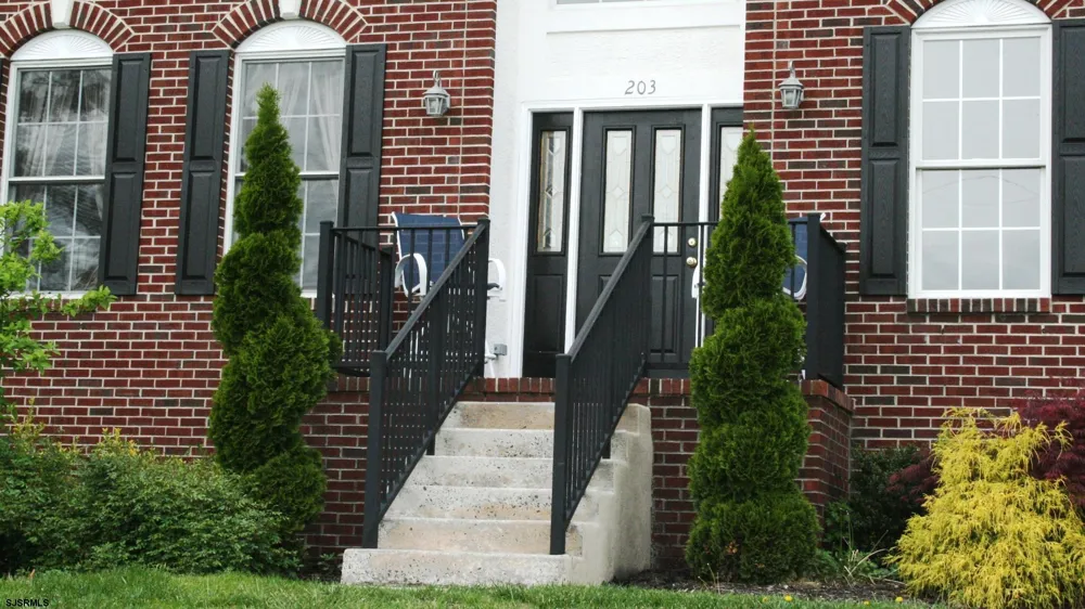 203 Cynwyd Dr Absecon, NJ 08201
